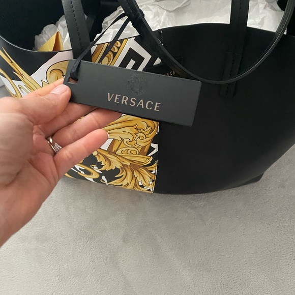 Versace Tribute Tote - Picture 2 of 3